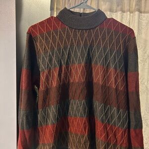 Koret Turtleneck Sweater in Red and Brown